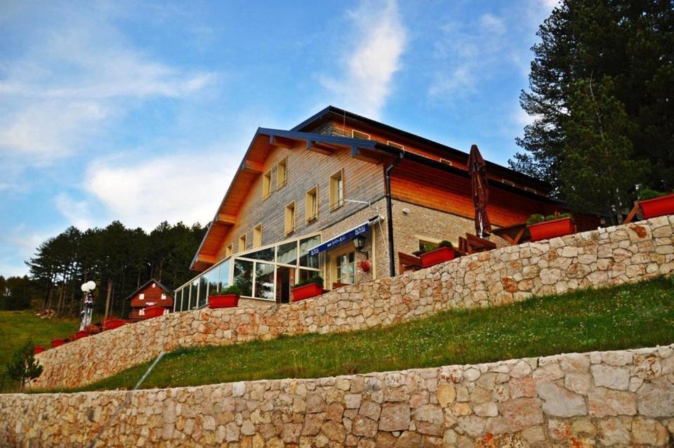 Hotel Snjezna Kuca - Nature Park Of Bosnia Herzegovina 모스타르 외부 사진