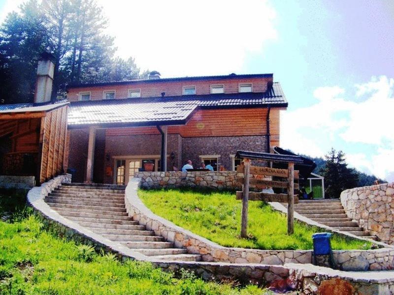 Hotel Snjezna Kuca - Nature Park Of Bosnia Herzegovina 모스타르 외부 사진